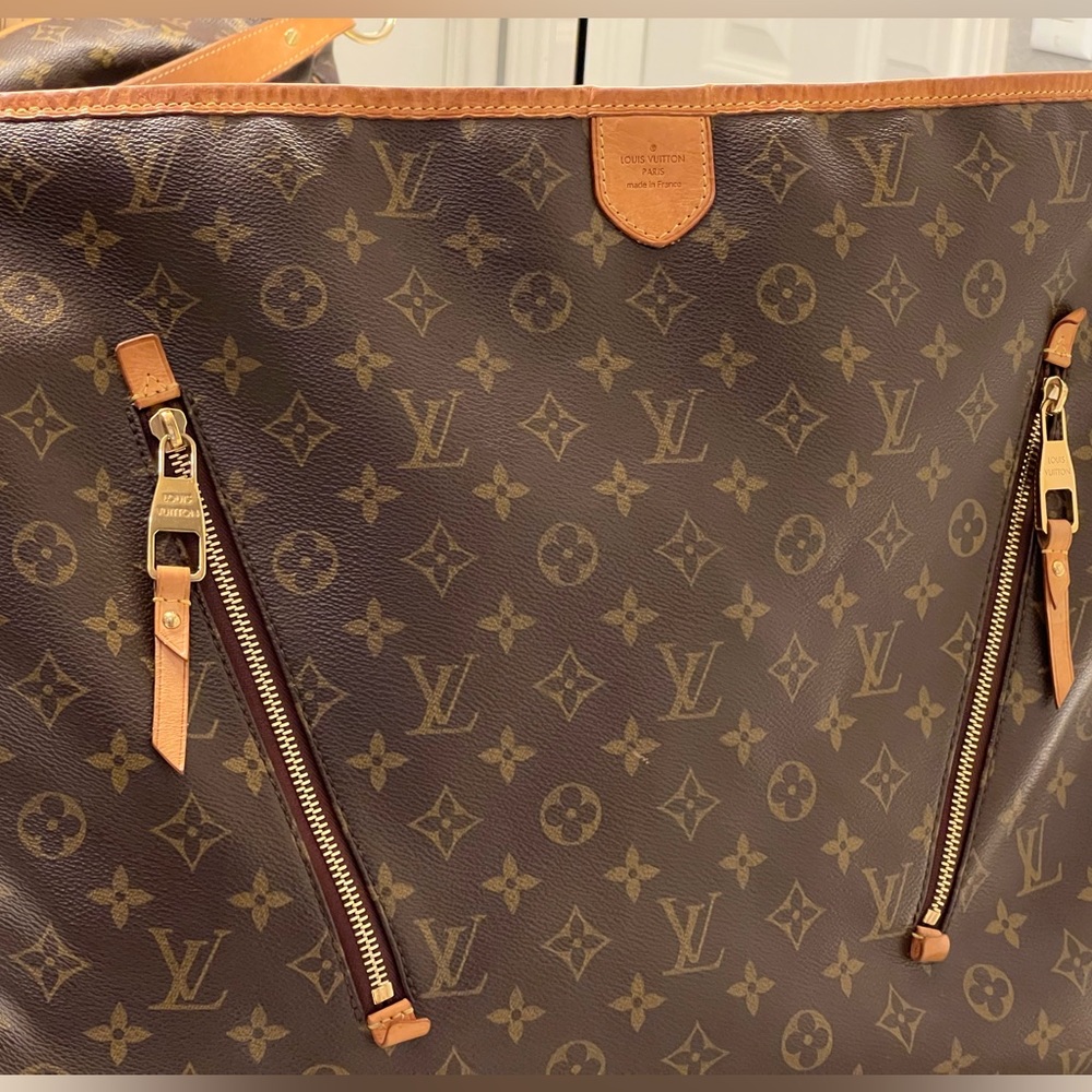 Delightful GM Louis Vuitton